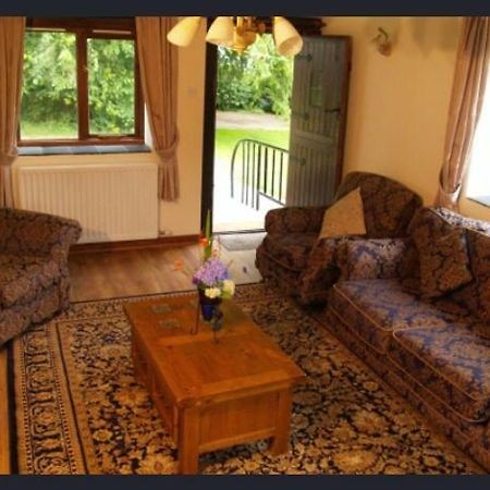 Hayloft Cottage Merton  Екстериор снимка