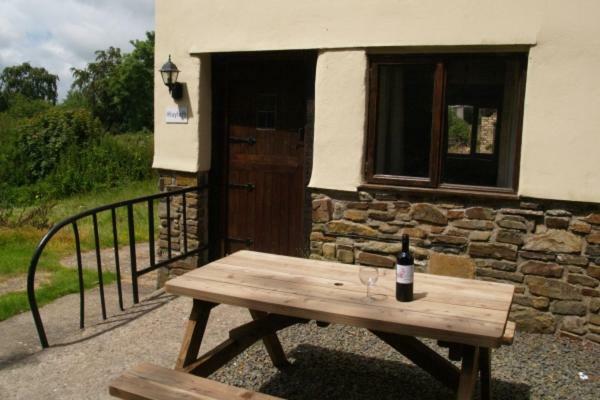 Hayloft Cottage Merton  Екстериор снимка