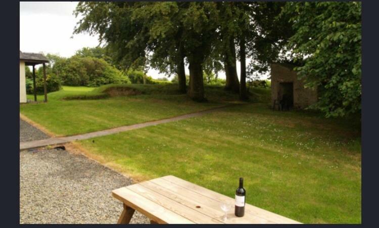 Hayloft Cottage Merton  Екстериор снимка